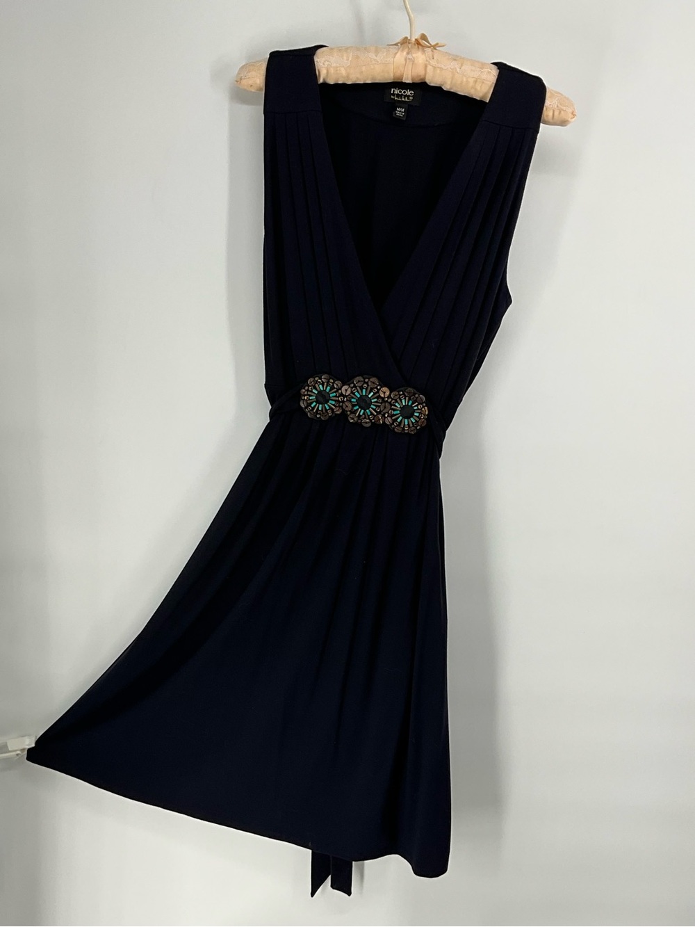 Nicole Navy V‑Neck Boho Chic Pleated Mini Rayon Dress with Beaded Waist M